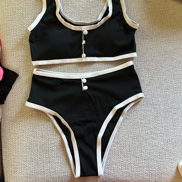 Fashion Nova 2PC Kennedy Bikini In Black/White-Sz.M NWT💣💣 - Picture 5 of 5